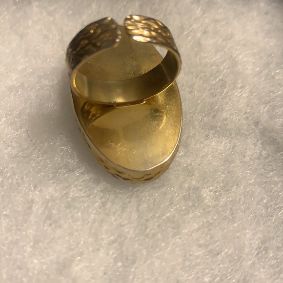 Beautiful ring - Picture 5 of 5